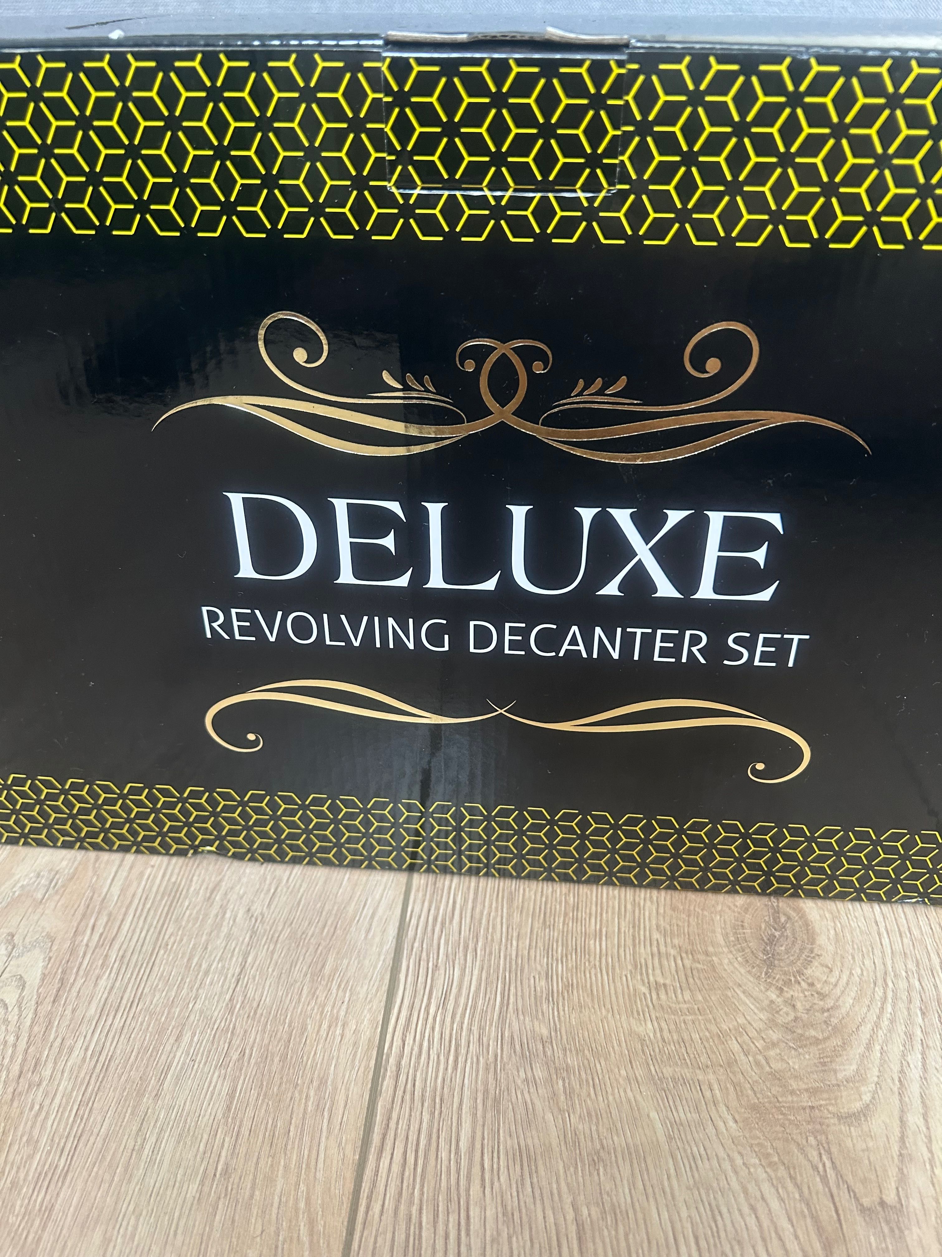 Декантер със стойка и чаши – Deluxe Revolving Decanter Set