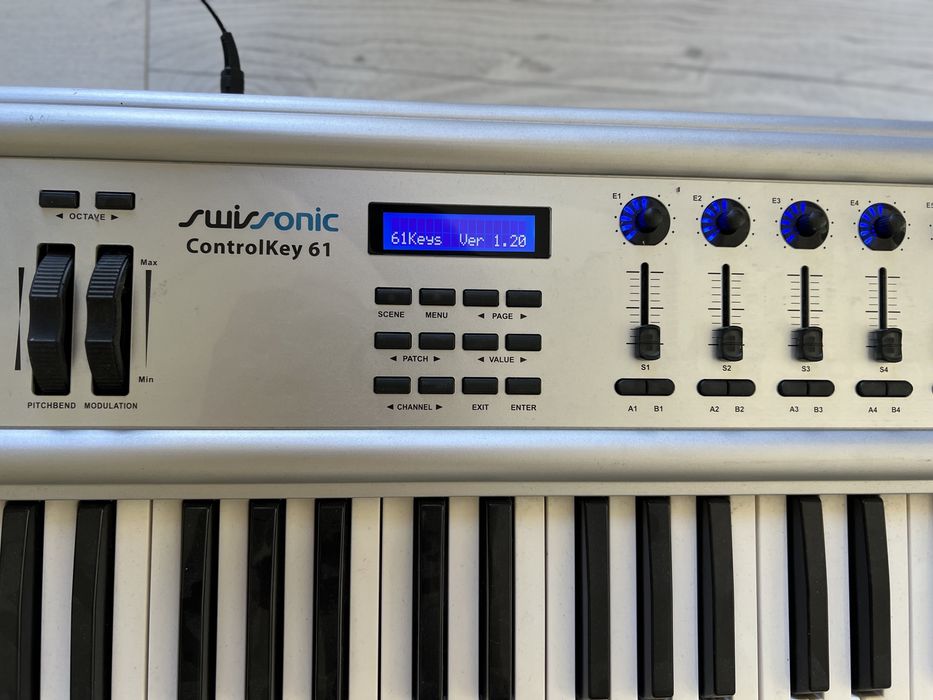 Midi Controler Synth Swissonic ControlKey 61