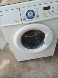 Срочно продается стиральной машинки LG 5кг гарантия 3года есть