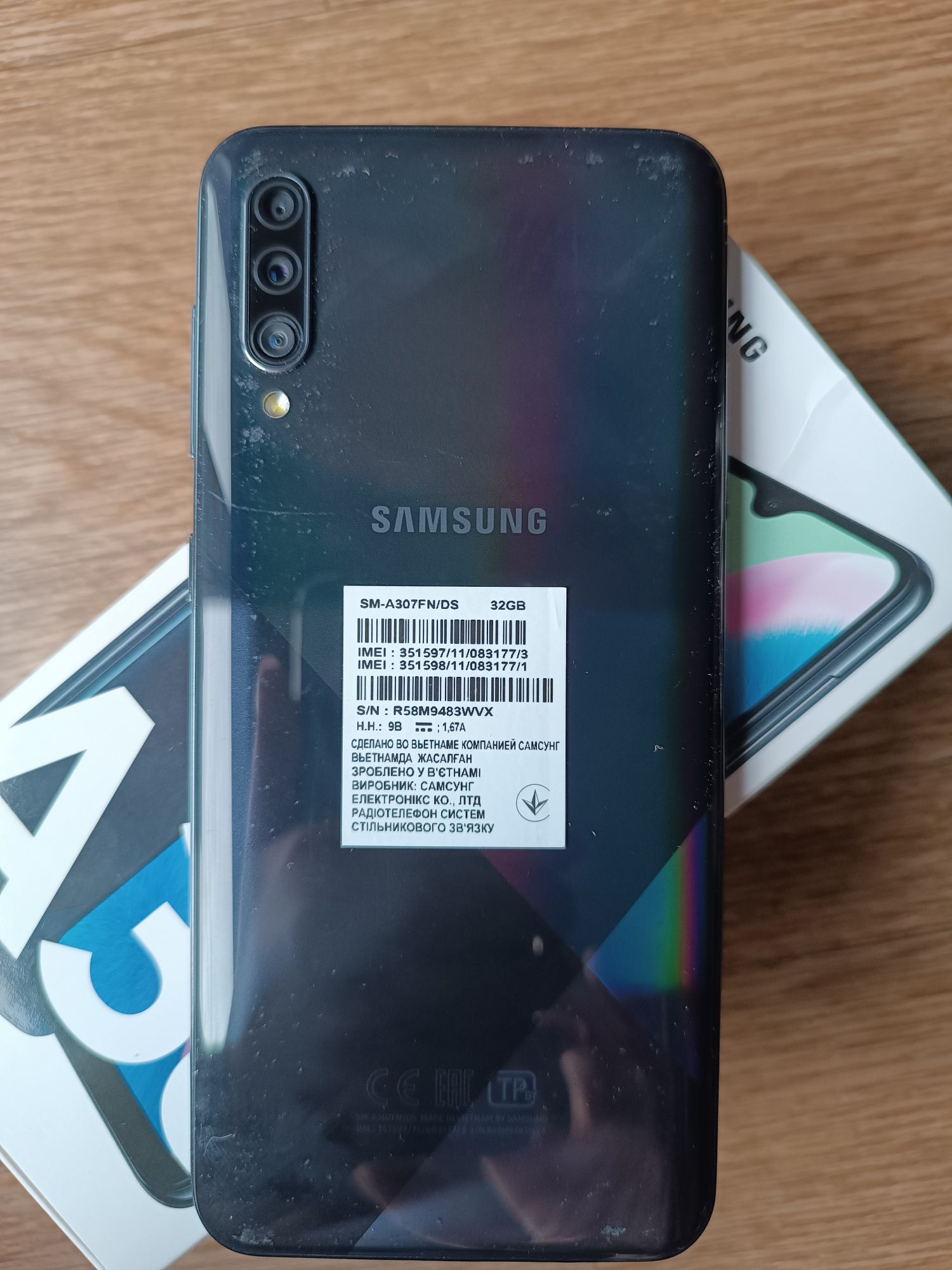 Samsung Galaxy A30s и смарт часы Galaxi Fit 2