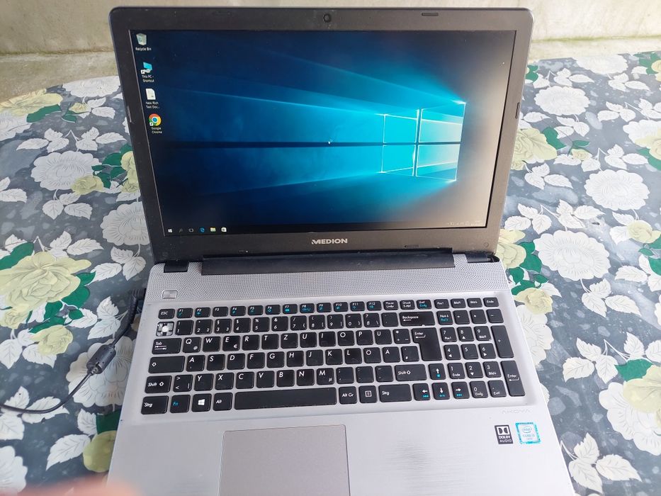 Laptop Medion Akoya i3+ ssd