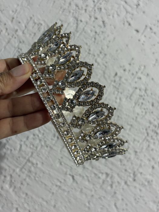 Железная корона с камнями