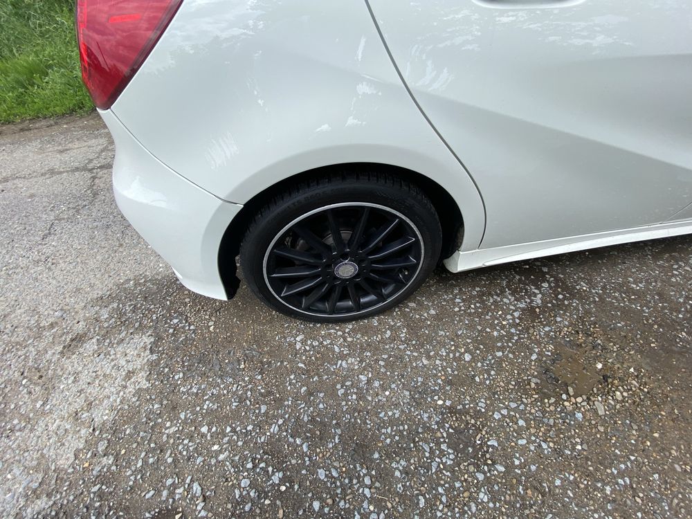 Mercedes A200 7-DCT AMG LINE