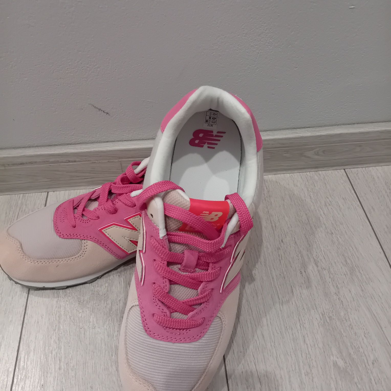 Дамски маратонки  New Balance   N40 нови