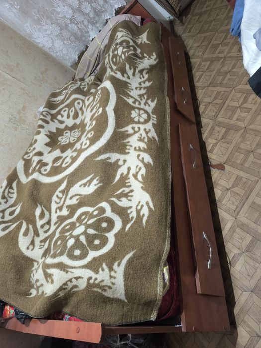 Кровати с матрасом