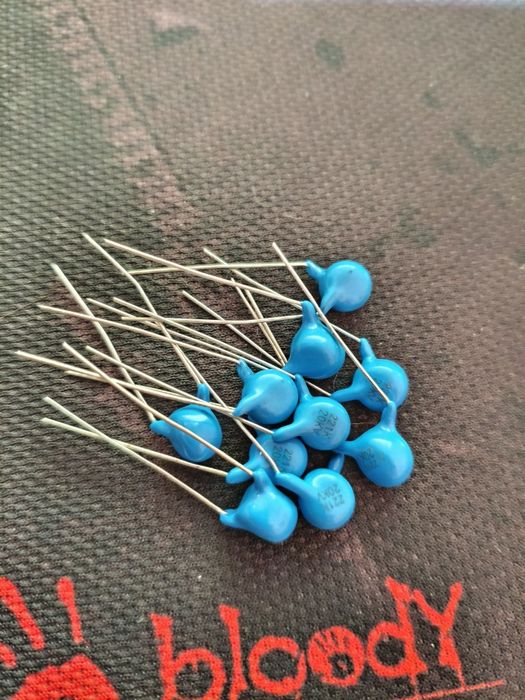 Высоковольтный керамический конденсатор 220PF 20K