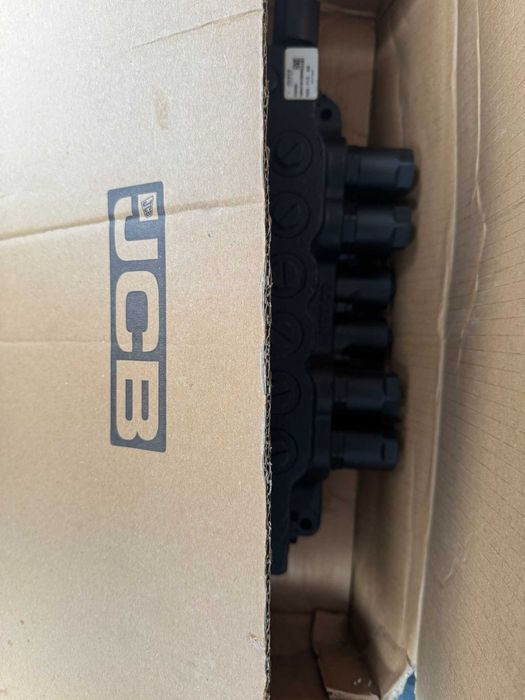 Преден / заден хидравличен разпределител JCB 3CX/4CX