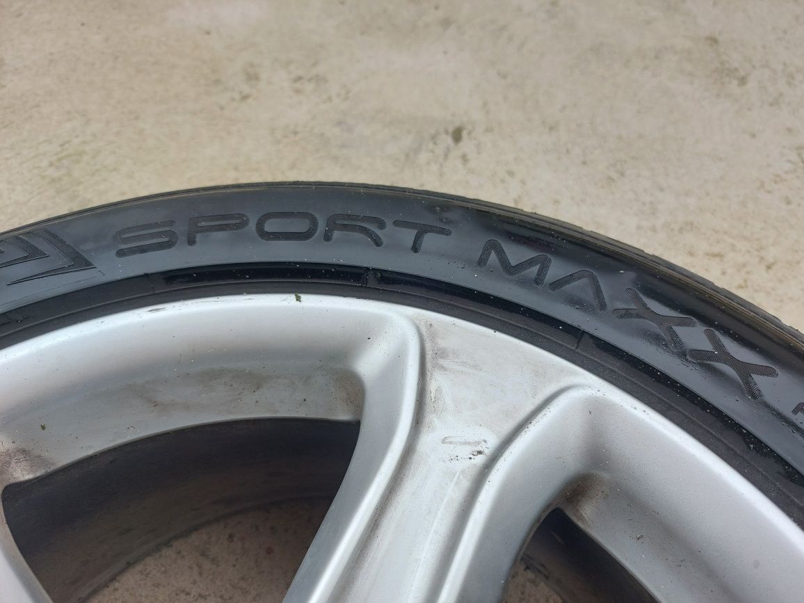 Гуми 2 броя DUNLOP 225/50/17R