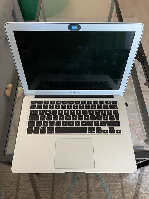 Macbook Air 13 2017 8gb Ram i5 1.8Ghz  128SSD