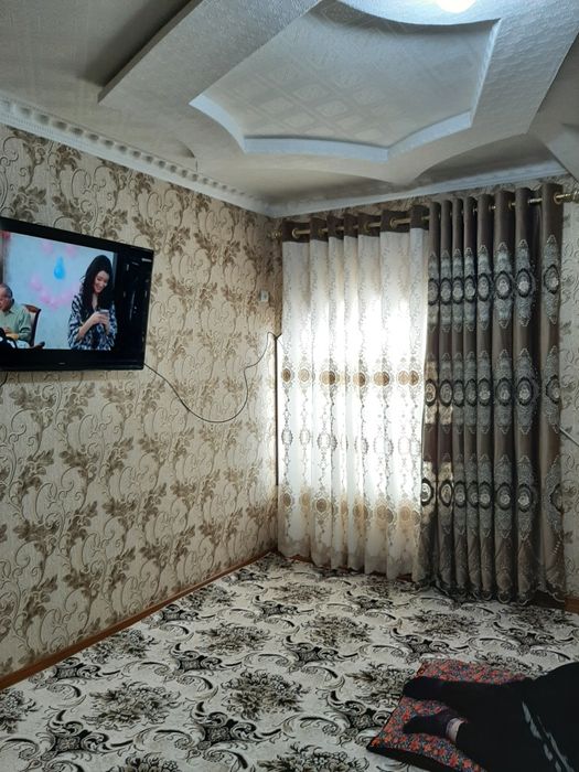 Сдаётся 2 комнатная  в 6 этаже   без лифта   семейным паре