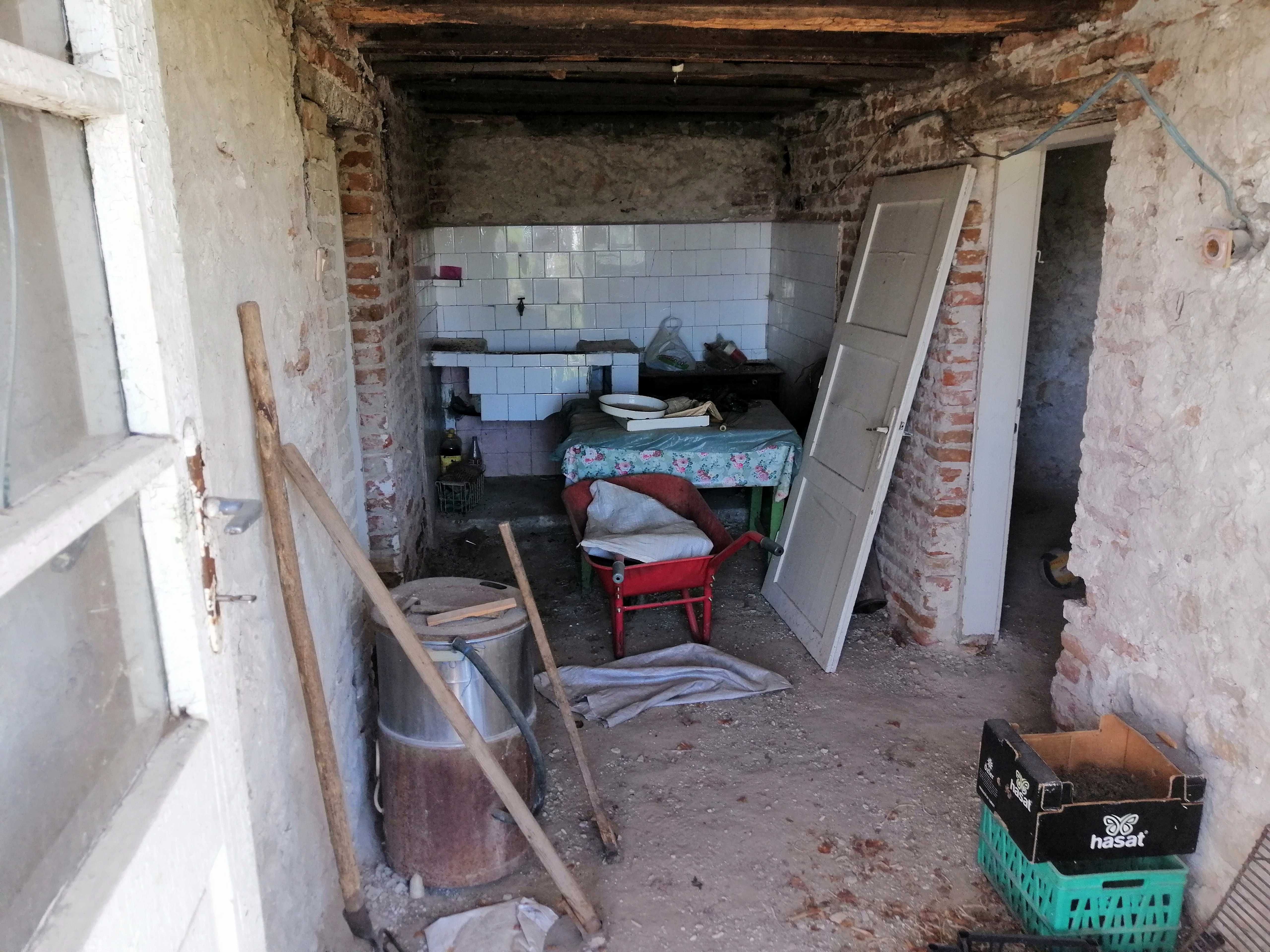 Самостоятелна къща с двор над 850 м2 в село Говедаре