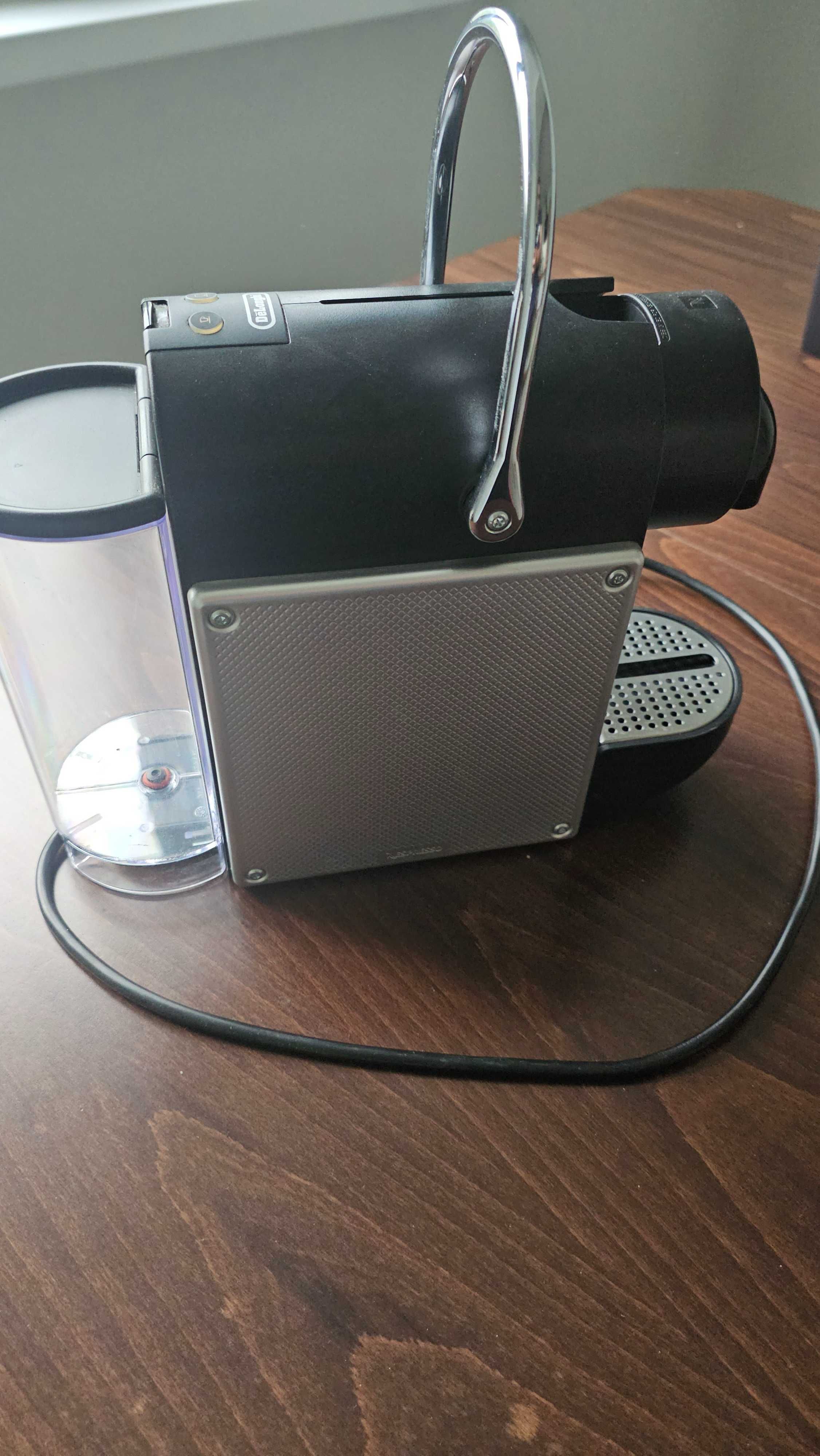 Delonghi Nespresso Pixie кафемашина с капсули