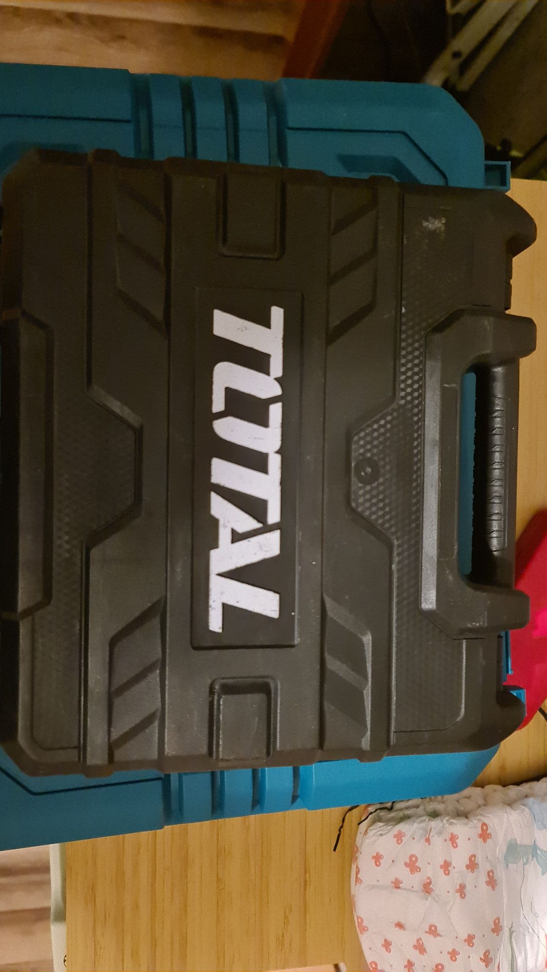 Акумулаторен винтоверт TOTAL, 12 V, 1 x 1.5 Ah, 20 Nm