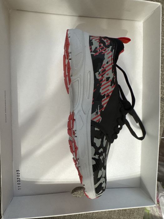 Новые кроссовки 33 размер