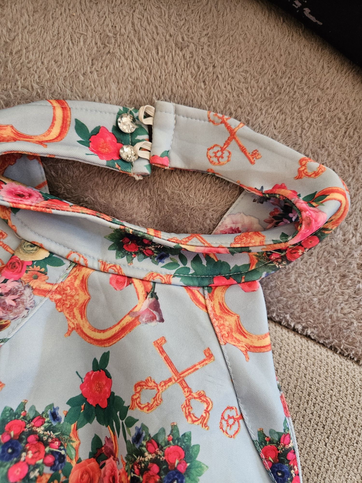 Страхотна рокля с шарка на Gucci