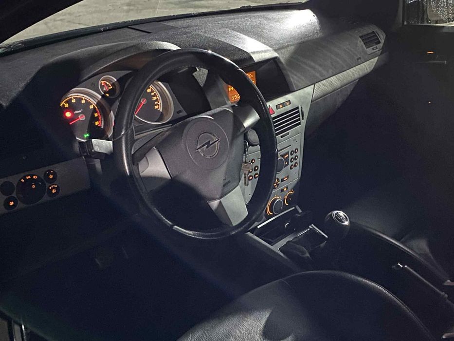 Vând Opel astra g