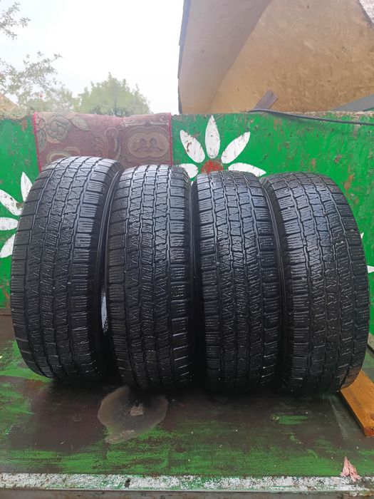 Продам шины зимние б/у 205/65/R16