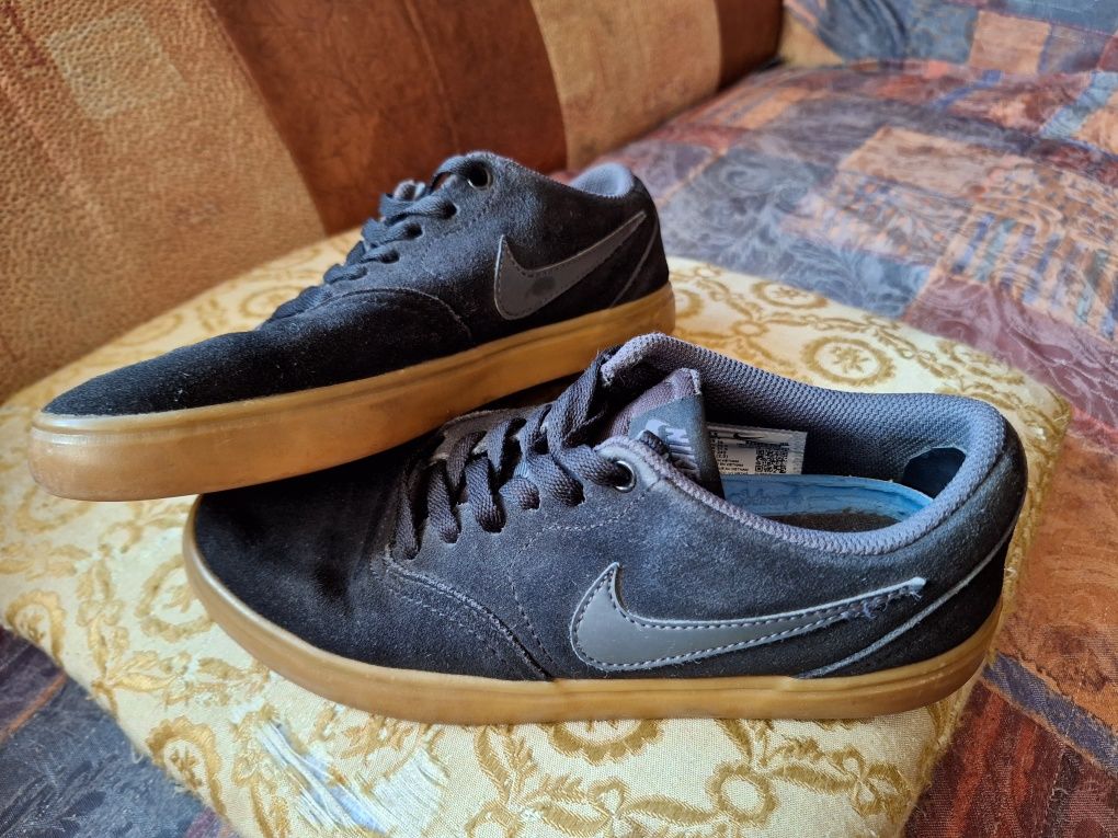 Nike SB Check Gum