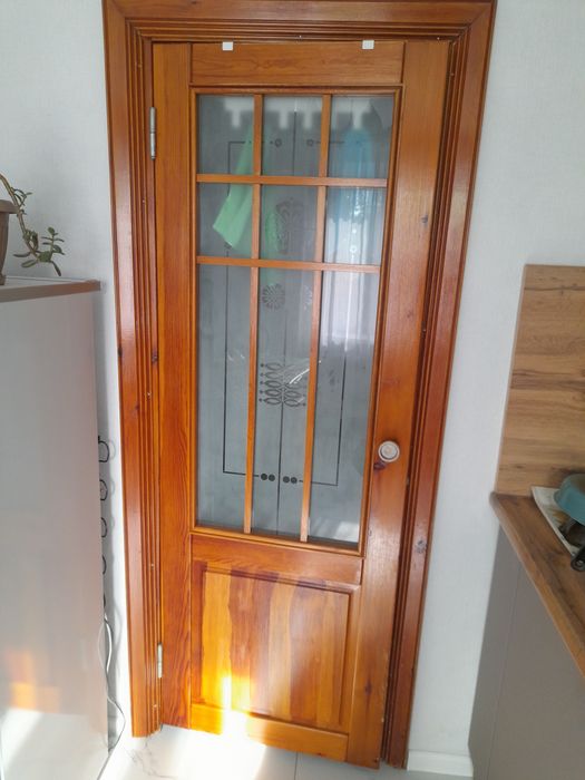 Двери деревянные