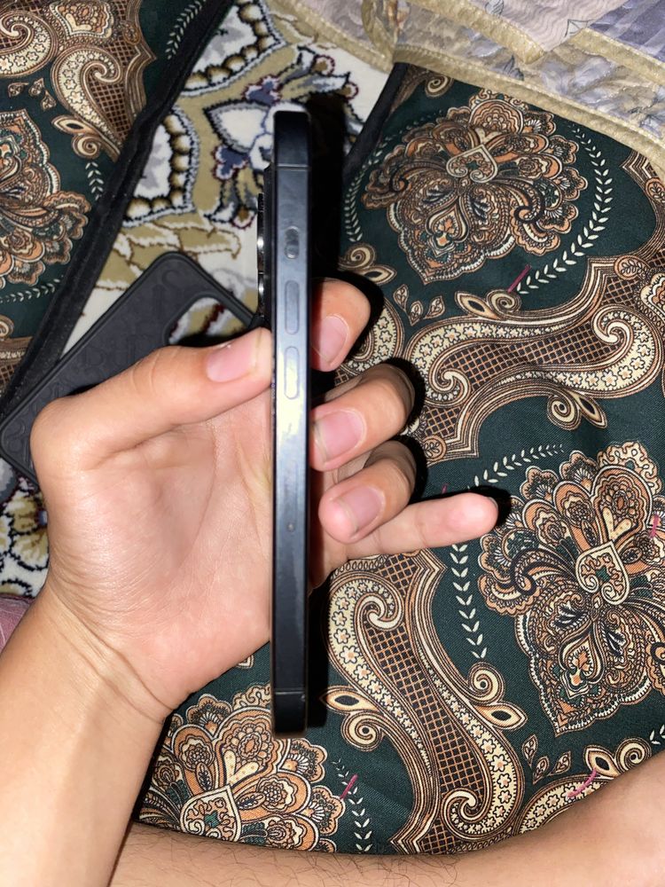 Iphone 15 pro black titanium