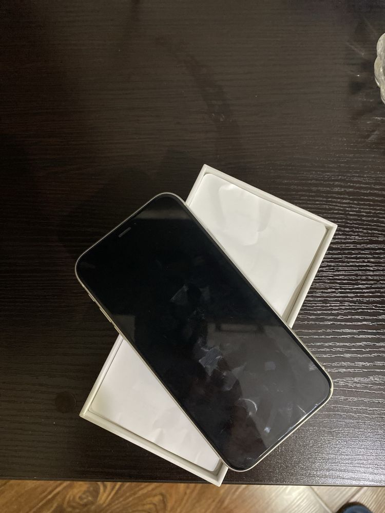 Айфон Xr память 64гига коробка документы