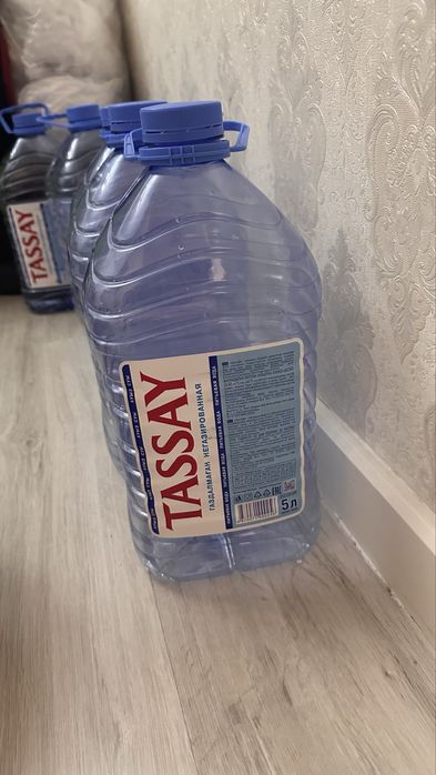Бутылки пустые 5 л от Тассай воды