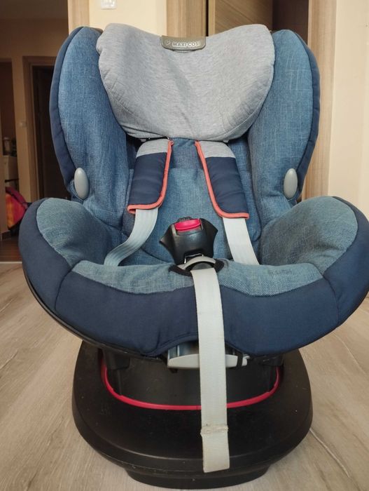 Продавам столче за кола Maxi cosi