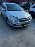 Dezmembrez Opel  Astra h