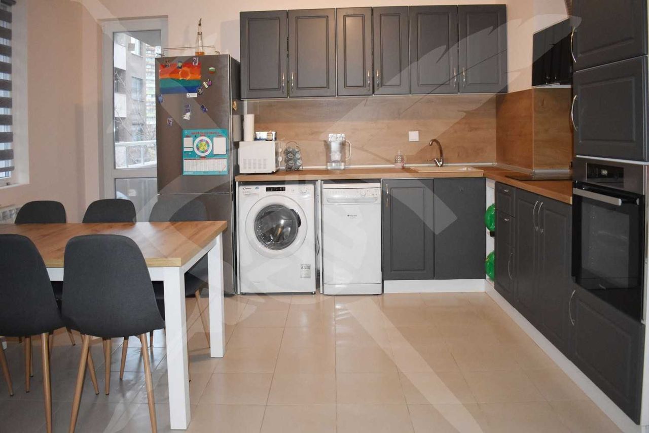 Продава се Многостаен апартамент в София, Надежда 2 - 120 кв.м за 2075 €/кв.м - Снимка #8