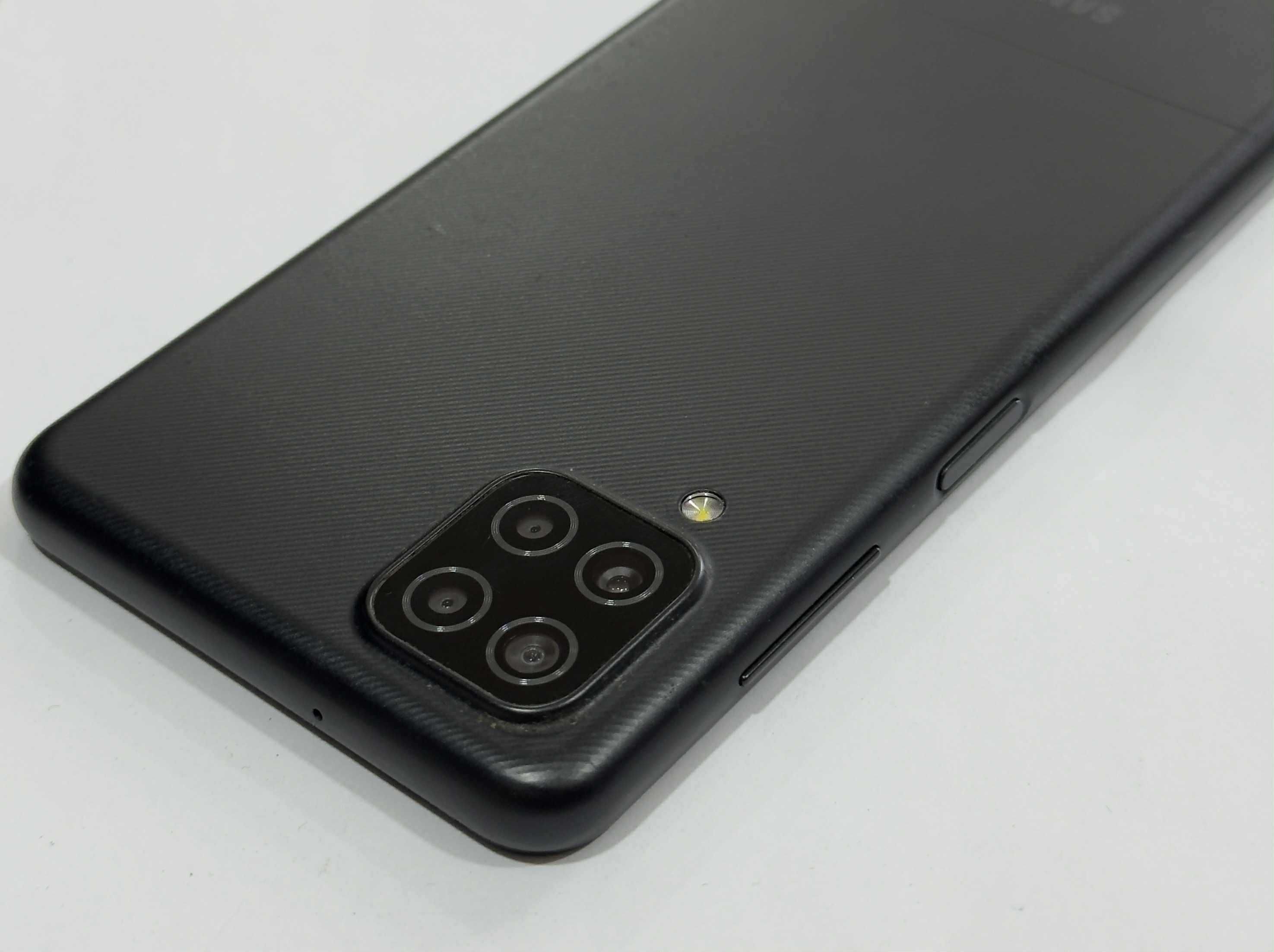 Продавам Samsung A12 128/4gb