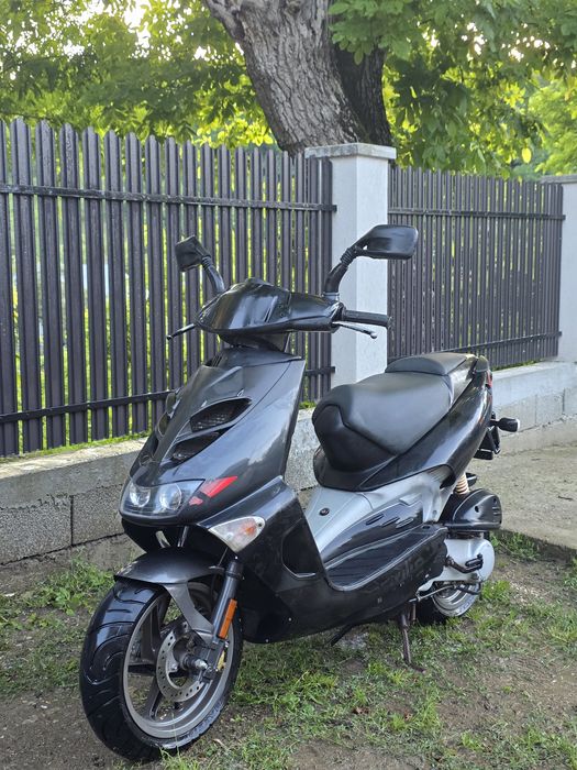 Scuter Aprilia SR 50 – în stare foarte bună!