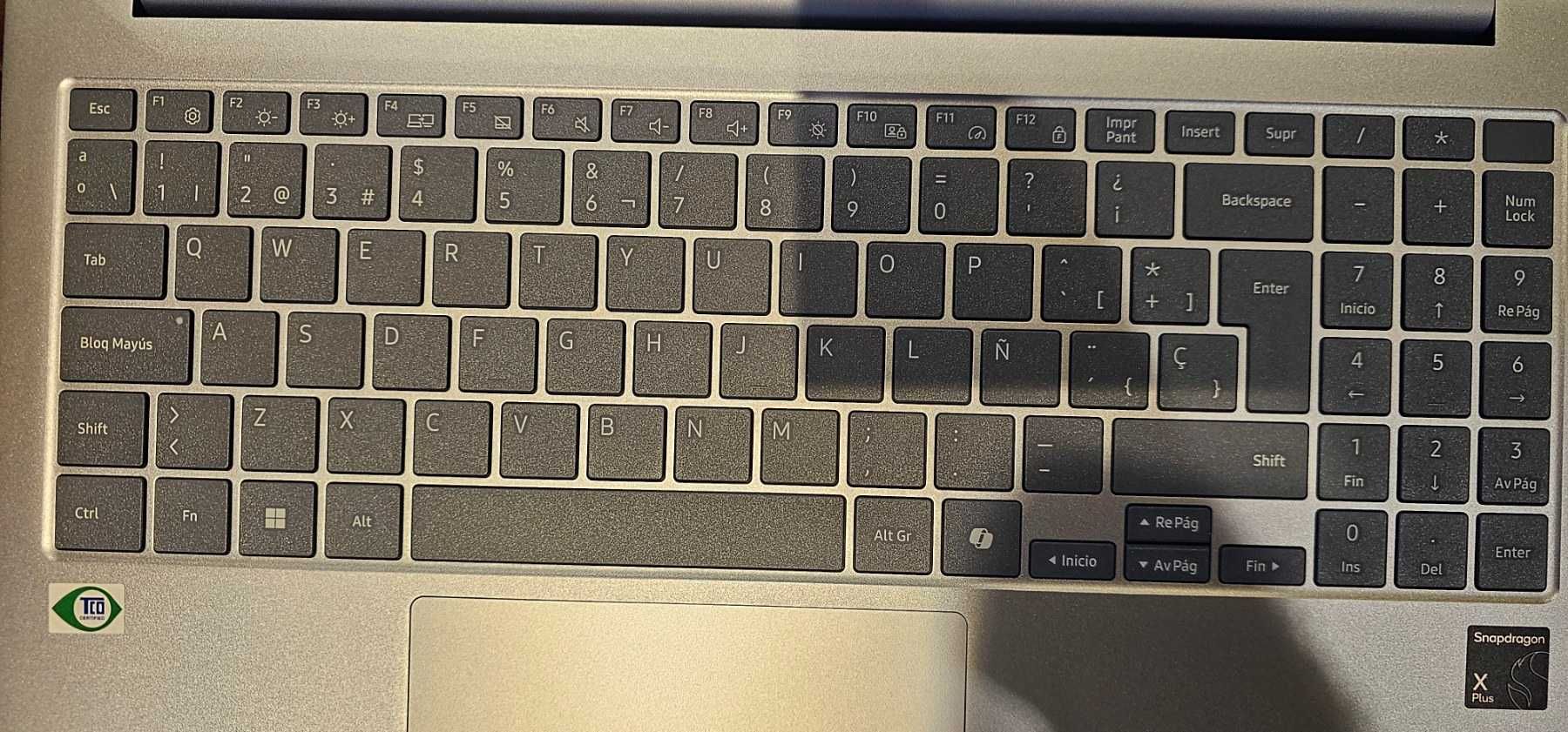 Лаптоп Galaxy Book4 Edge, 15.6", 16GB RAM, 512GB