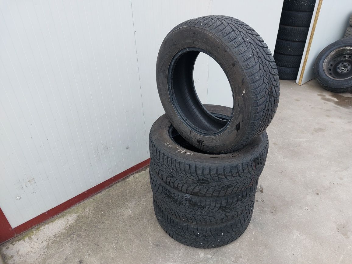 125 lei bucata! Set anvelope M+S/IARNA 215 60 16 Nokian