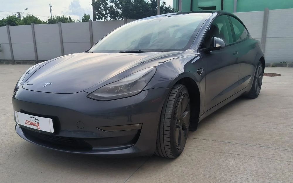 Tesla Model 3 Tesla Model 3 Long Range