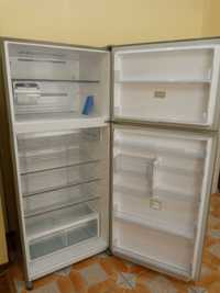 Холодильник инвертер Toshiba, большой в отличном состоянии, объем 608л