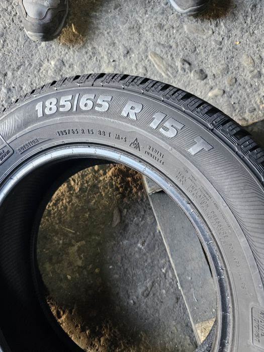 4 anvelope iarna 185 65 15 Semperit