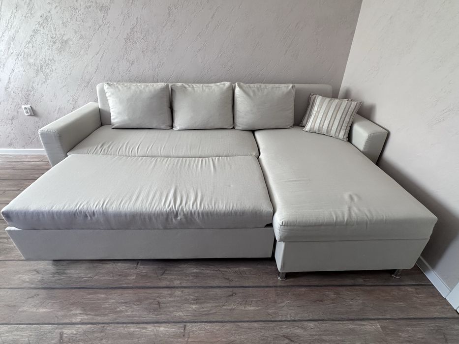 Ъглов диван с отваряема лежанка и функция сън
