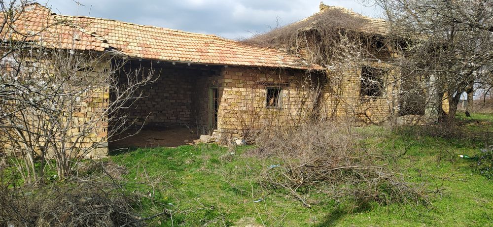 Продава се Къща в с. Любичево, Област Търговище - 143 кв.м за 39 €/кв.м - Снимка #2