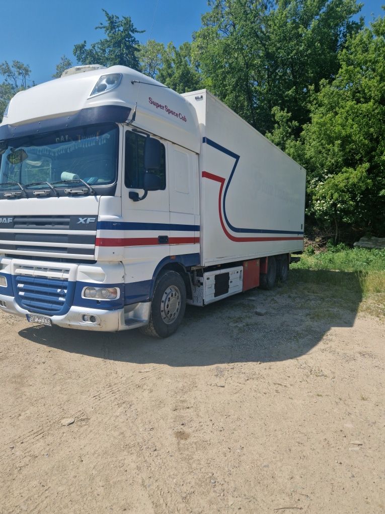 Vând camion duba tandem,,frigorific sau schimb cu cap tractor.