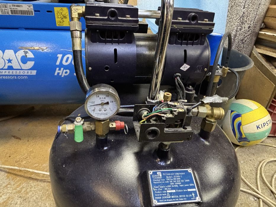 Компресор преносим 32 литра