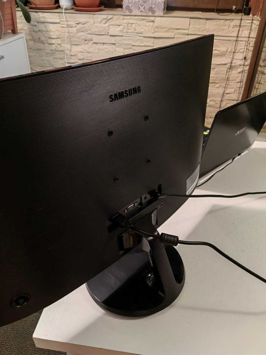 Monitor Samsung Curbat 24'' CF390