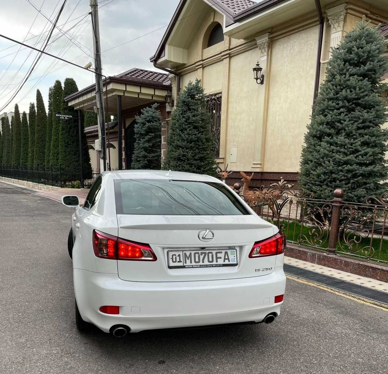 Lexus - "Роскошь и элегантность"