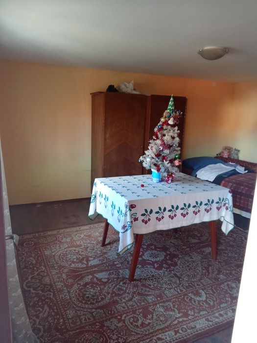 Casă bătrânească de vânzare