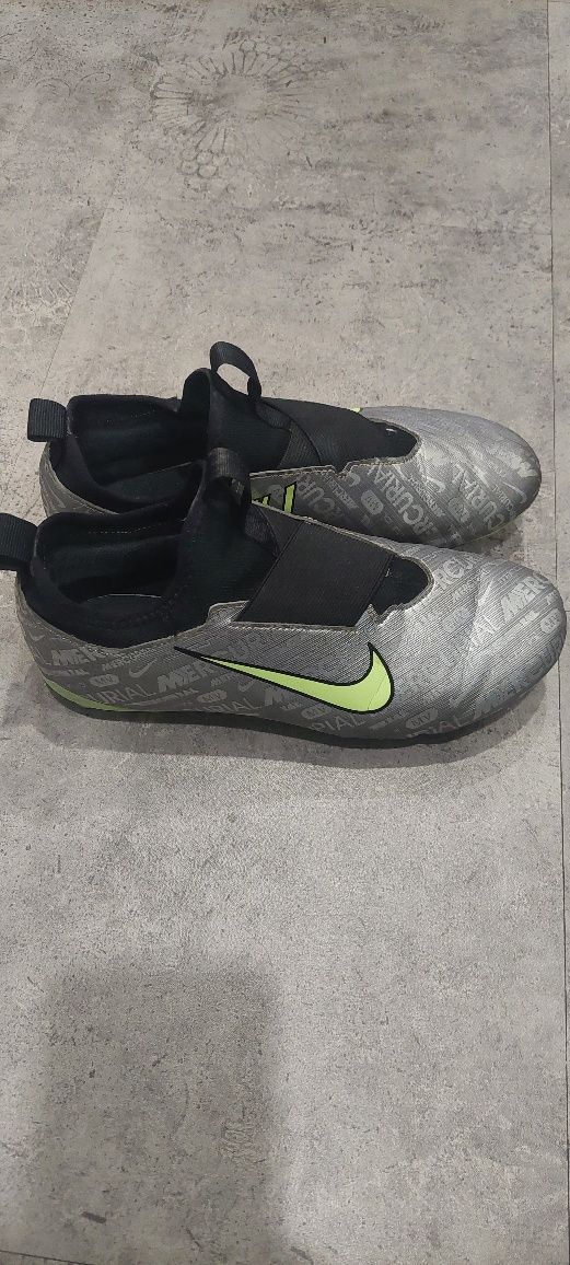 Футболни бутонки Nike