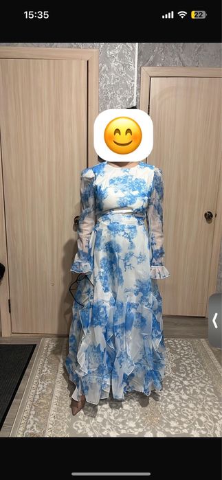 Продам платье очень нежное небесное белом цвете