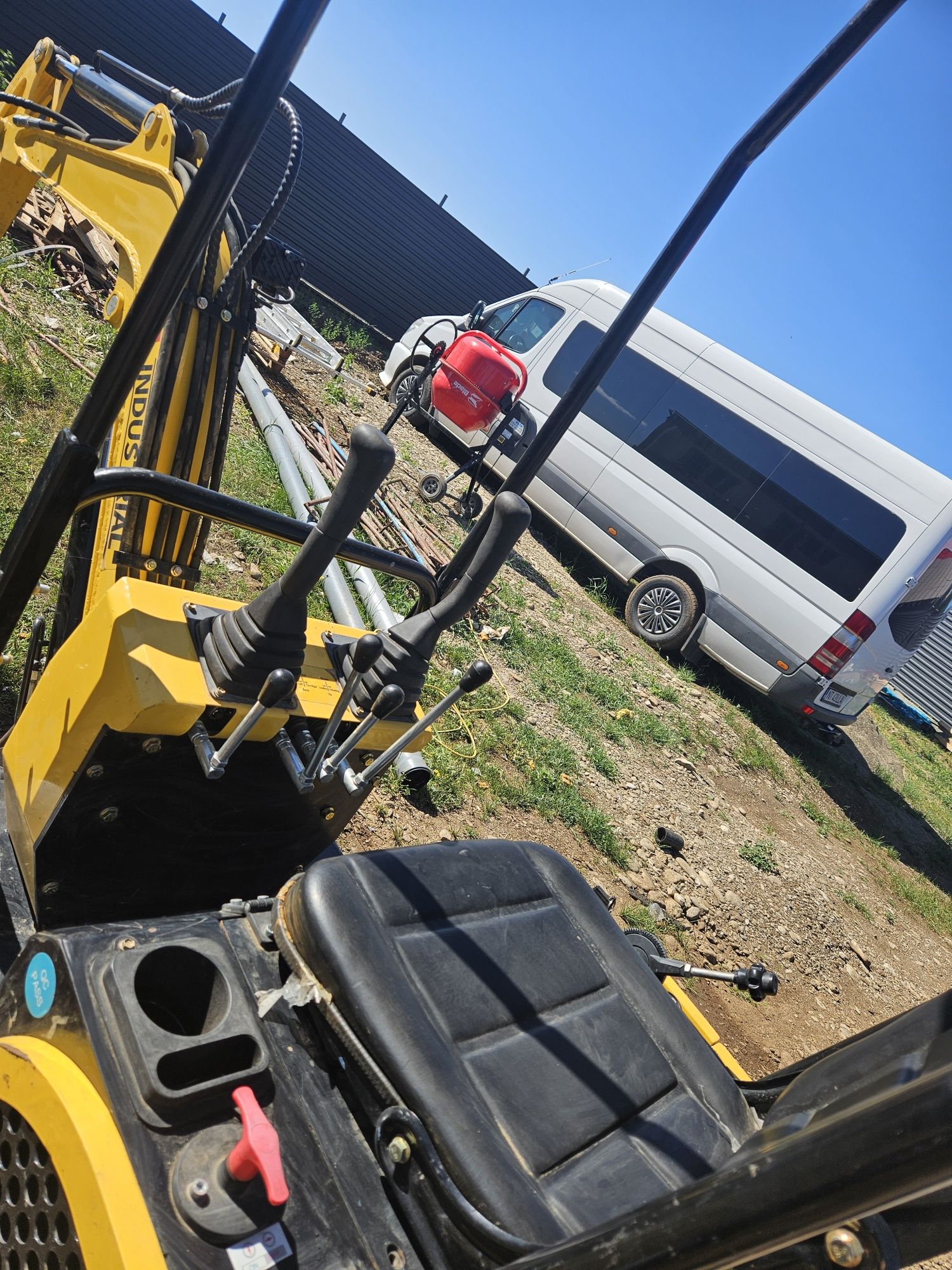 Vând Mini Excavator