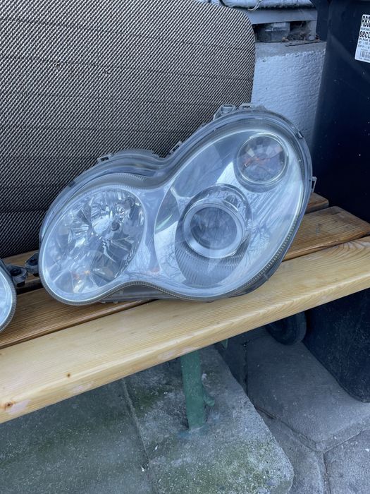 Оригинални фарове за мерцедес w203 с лупи ксенон оборудвани