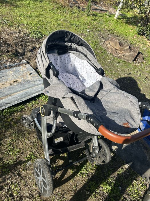 Бебешка количка Moni