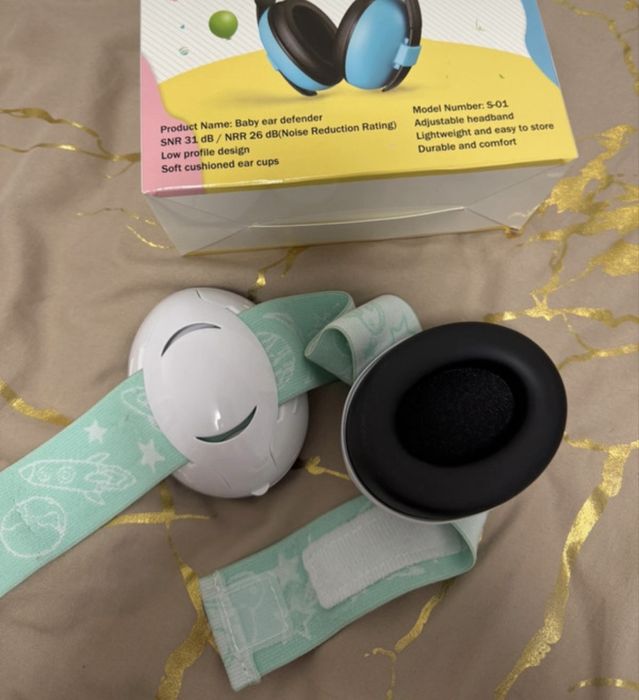 Casti antifonice pentru bebelusi