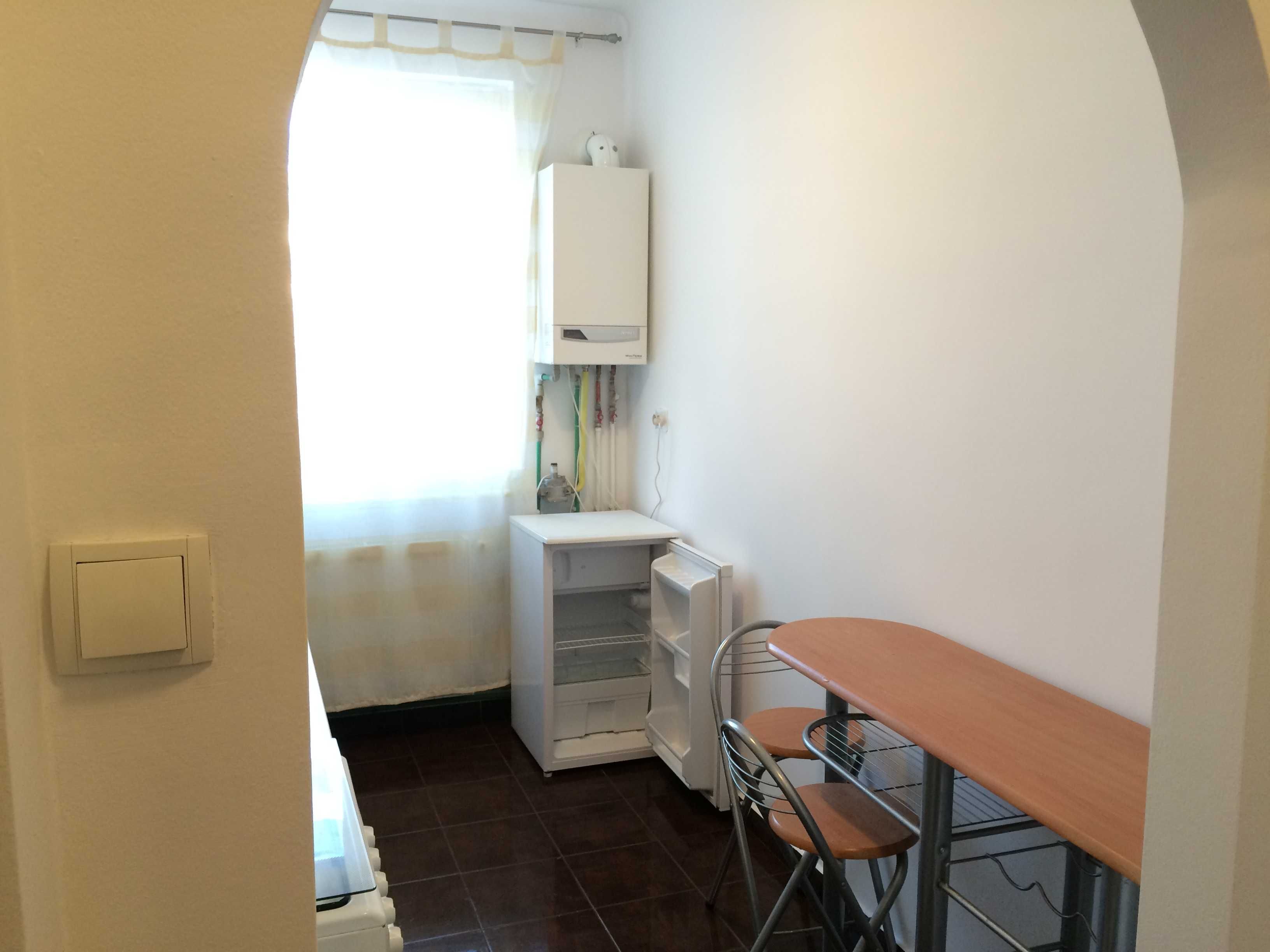 PF Inchiriez apartament cu o camera centru